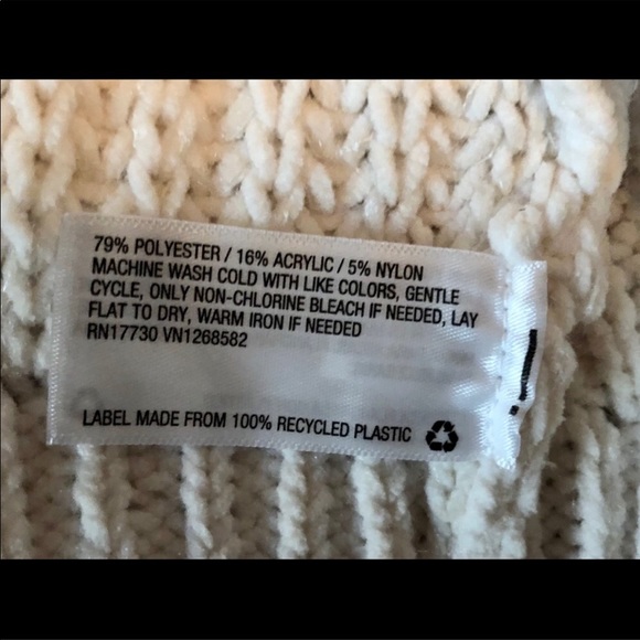 Universal Thread Cream V Neck Cable Knit Sweater - Picture 6 of 6